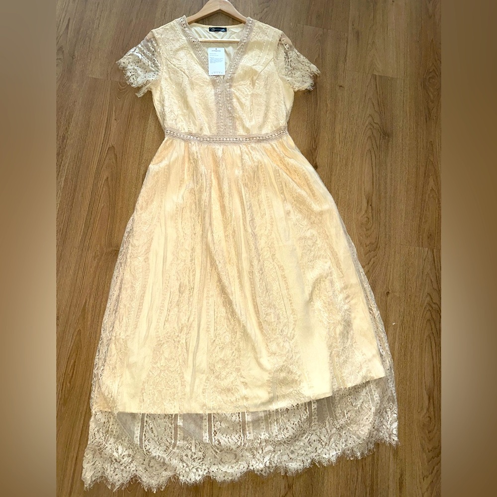 Lace dress maxi